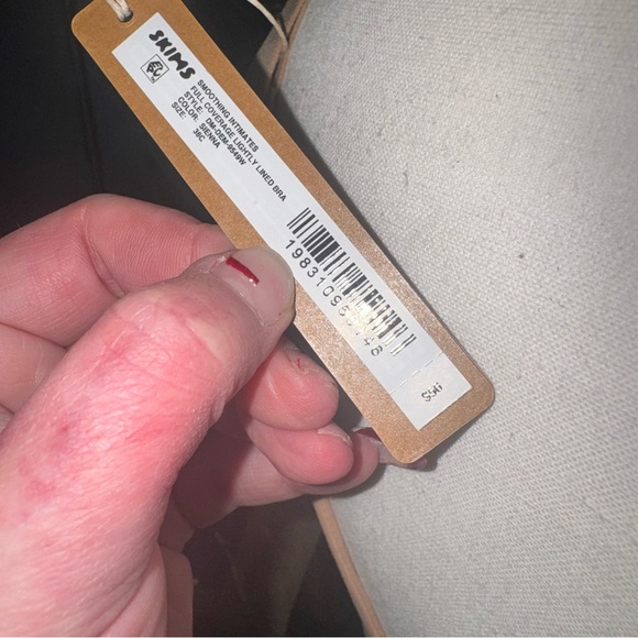 Skims full coverage lightly lined bra - various sizes - Picture 7 of 9